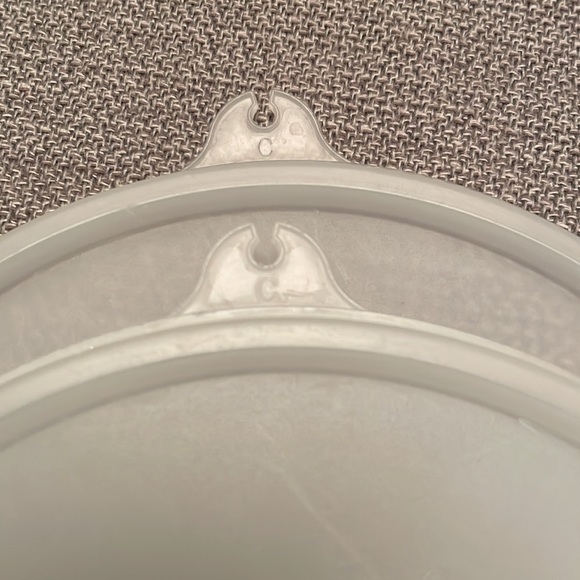 Tupperware Set of 2 C Lids - Picture 2 of 5
